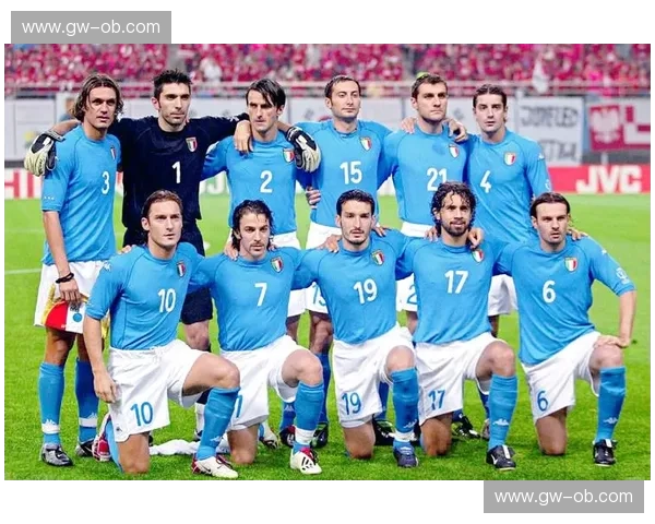 蓝衣军团的混凝土与三狮军团的烈火：世界杯最顶级的一场“宿命交锋”